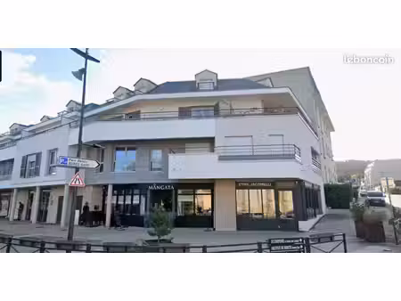 studio 1 pièce 28 m²