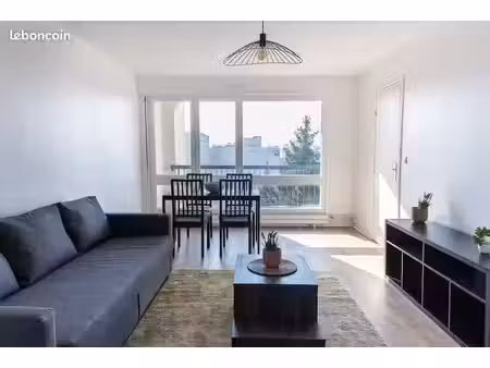 à louer – beau t2 meublé rénové – 51 5 m² – balcon 9 m² – parking – les ulis