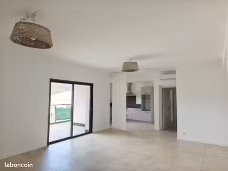 porto-vecchio – t5 de standing de 131 55 m² avec deux terrasses