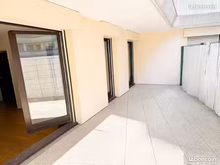 a vendre appartement 2 pièces terrasse les lilas