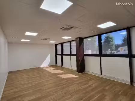 local professionnel 44 m² à louer – za de courtabœuf / paris-saclay