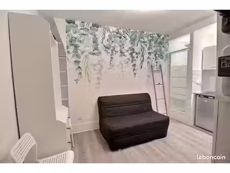 studio 11m2 dernier étage ascenseur