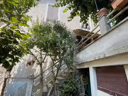 aguessac - maison de village f4 - 78 m² avec dépendance