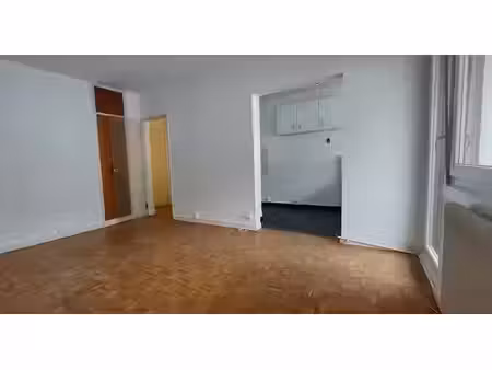 location appartement 2 pièces 40 m² à metz (57000)  590 €
