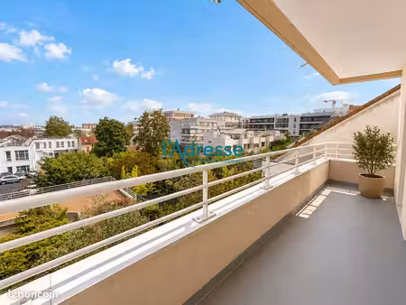 studio 1 pièce 33 m²