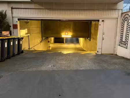 plusieurs box fermés à vendre – 13 à 25 m² – gare bois-colombes