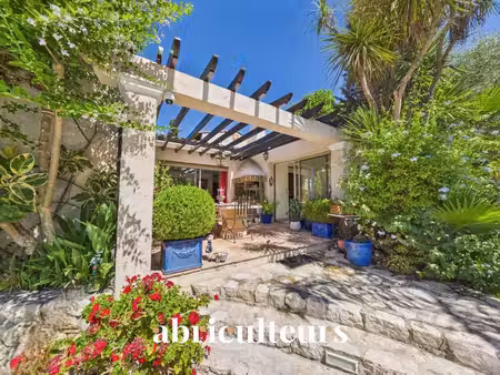 maison familiale avec piscine et jardin avec 5 chambres en vente la colle-sur-loup...
