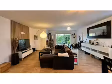 maison chaleureuse et soigneusement aménagée