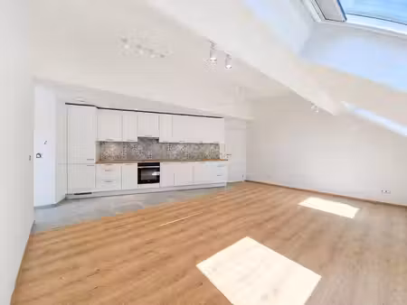 appartement deux chambres de 70 m² fraîchement rénové