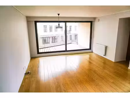 app. récent deux chambres avec terrasse à st.jean molenbeek