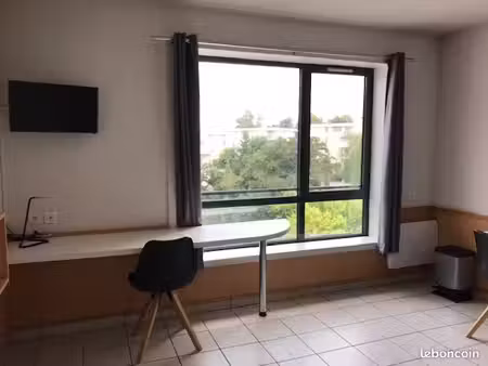 studio meublé 22 m² - résidence acropolis - parking + cave
