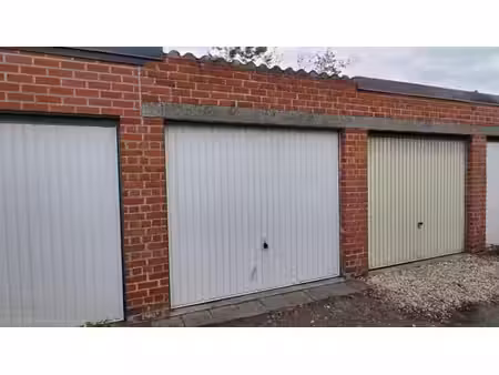 garage libre dans une batterie sans syndic - rue du paradis
