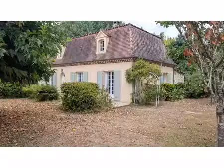 maison familiale de 160 m2 environ à bergerac. secteur calme et verdoyant