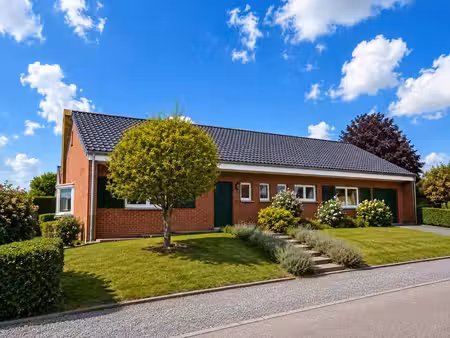 villa 3 ch avec garage.