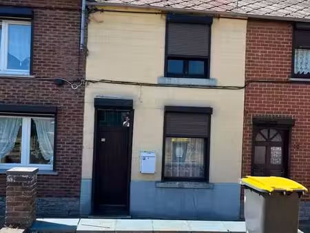 charmante maison à rafraichir - rue calme