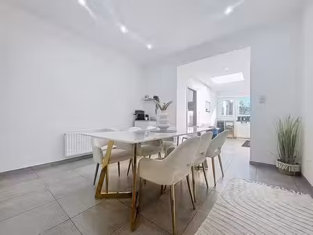 maison rénovée - 2chambres - jardin - passage latéral