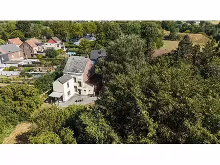 sur 72 a & vaste demeure à réactualiser & 5 ch & garage