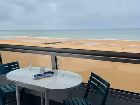 t2 meublé vue mer avec loggia