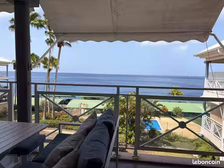 appartement f3 avec magnifique vue mer et piscine. vendu avec garage + cave