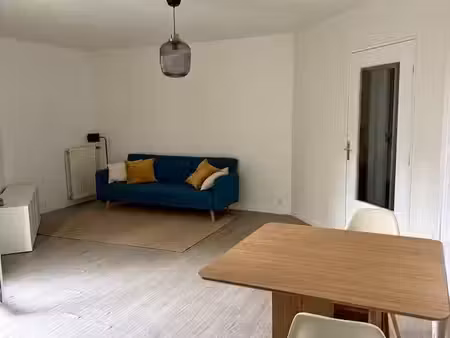 t2 meublé 54 m² avec balcon & parking privé — proche métro 5 & t1 (bobigny)