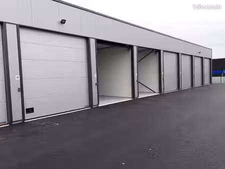 2 box pour garage / stockage (dont 1 loué)