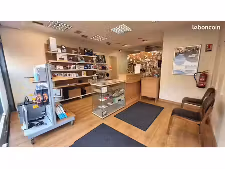 local commercial 40 m² – centre-ville noisy-le-sec – vitrine 5 m