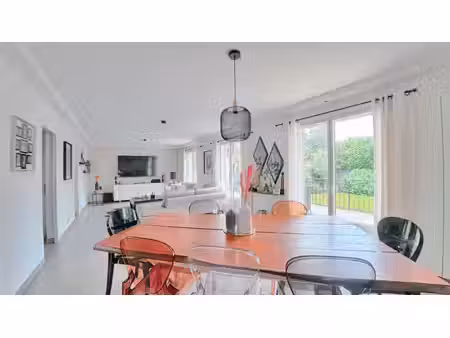 maison 7 pièces - 225 m²