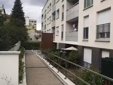 f3 meublé 60 m² + loggia + parking