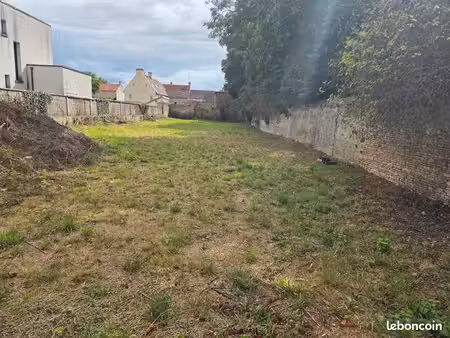 terrain et bâtisse à vendre