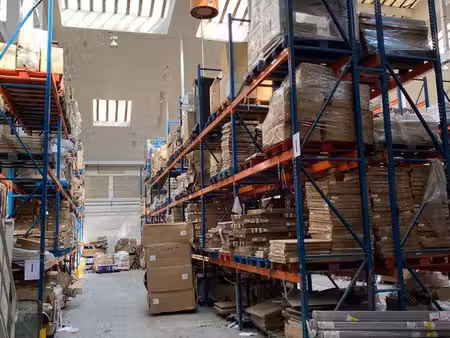 entrepôt 4400 m2