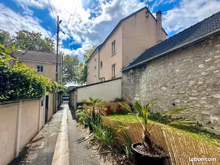 appartement f2 bord de seine conflans vieux centre