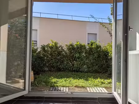 studio avec jardin privatif plein sud et parking sécurisé