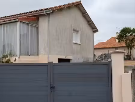 maison rénovée – 90 m² – terrain 716 m² – véranda – grand garage –