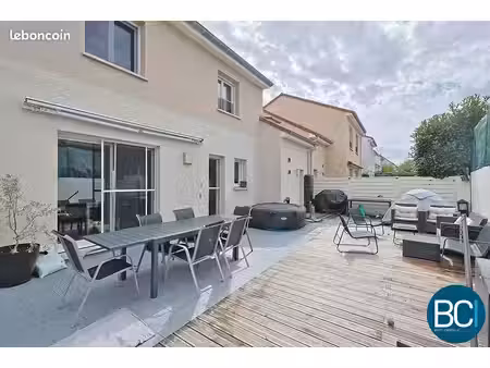 maison 5 pièces 102 m²