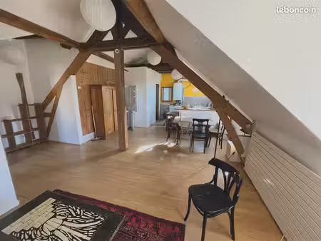 appartement atypique / potentiel t3 / 25 m2 de dépendances privative (atelier/remise)