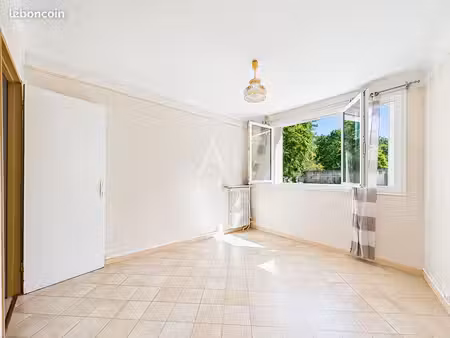 appartement 1 pièce 33 m²