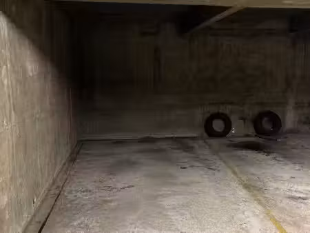 emplacement de parking au premier sous-sol