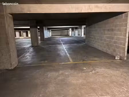 vente - 1 place de parking - ivry sur seine centre ville (94200)