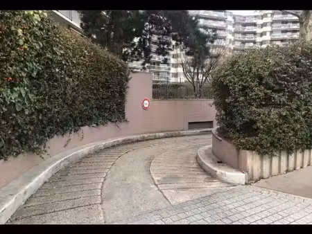 parking 12m²