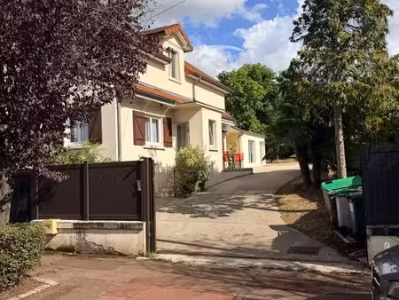 maison lumineuse 171 m2   terrain 541 extrêmement calme  quartier des coteaux