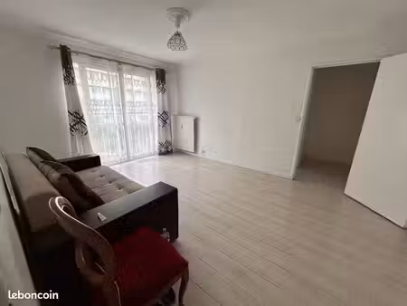 appartement 2 pièces 44 m²  proche transport  tvm bus métro ligne 14rerc c