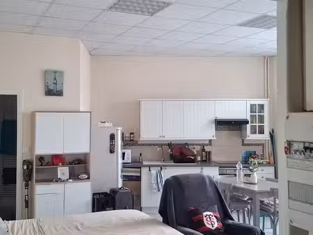 studio 36 m² – rdc – cuisine équipée – jardin commun – le rouget