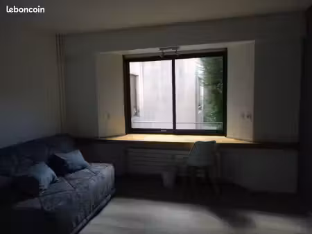 studio 22 m² – 1er étage avec ascenseur – parking privé