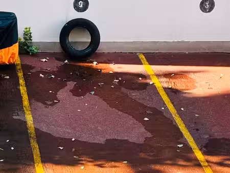 location parking bécon les bruyères