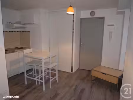 studio 1 pièce 14 m²