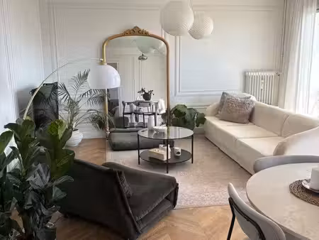 à louer - superbe t3 rénové avec goût de 78m2 avec balcon  parking privé et cave - mâcon