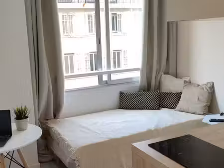 ?️ studio meublé refait à neuf – place castellane  hypercentre marseille