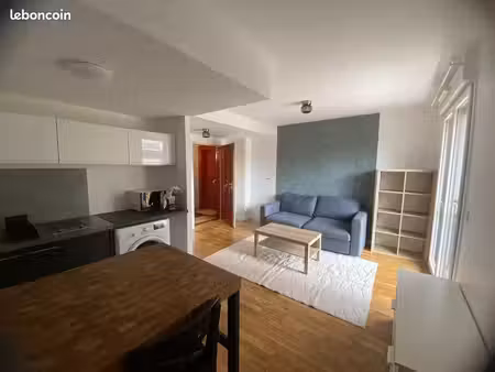 studio 25m² + cave + parking