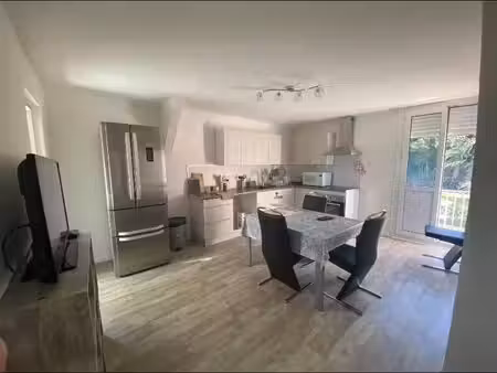 spacieux appartement avec balcon