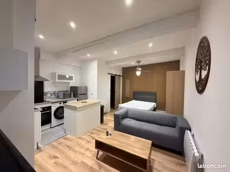 location studio meublé